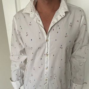 Bonobos white button down shirt with “skier” design